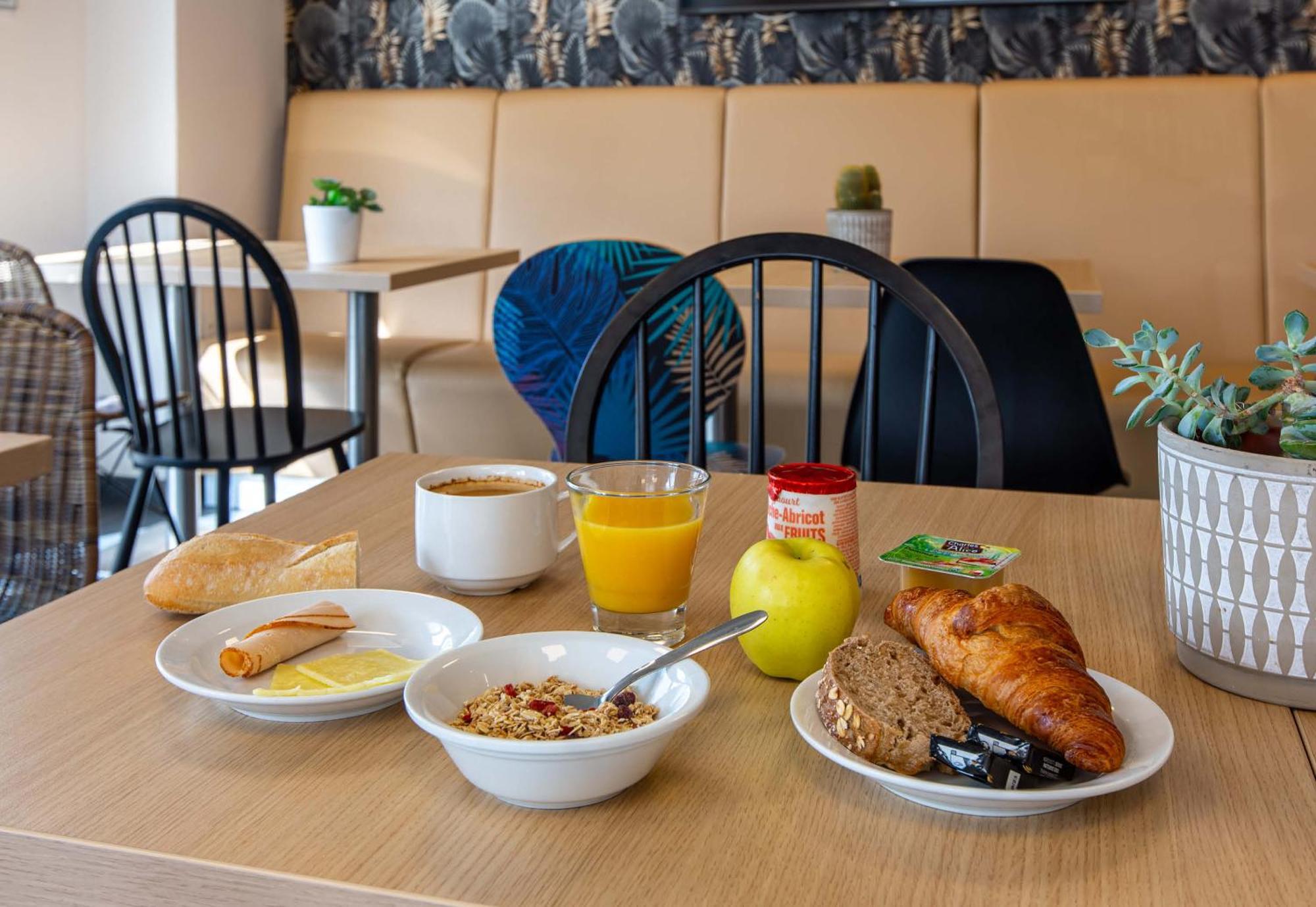 B&B Hotel Chartres Oceane Eksteriør bilde
